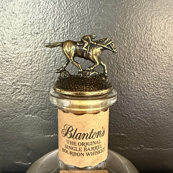 Blanton's Single Barrel Bourbon Cap “N” EMPTY BOTTLE w/ Velvet Bag - Picture 2 of 4